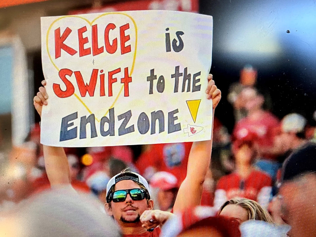 Kelce is Swift to the Endzone! Short-Sleeve T